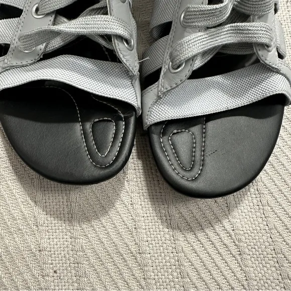 Nike Gladiateur 2 sandals, light gray/white, size 8.5, minimal wear, gladiator