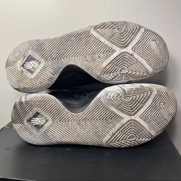 Nike Kyrie 3 BHM Black History Month