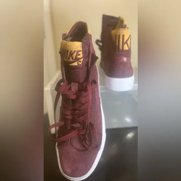 Nike SB Zoom Blazer Mid-Premium Skate Sneakers