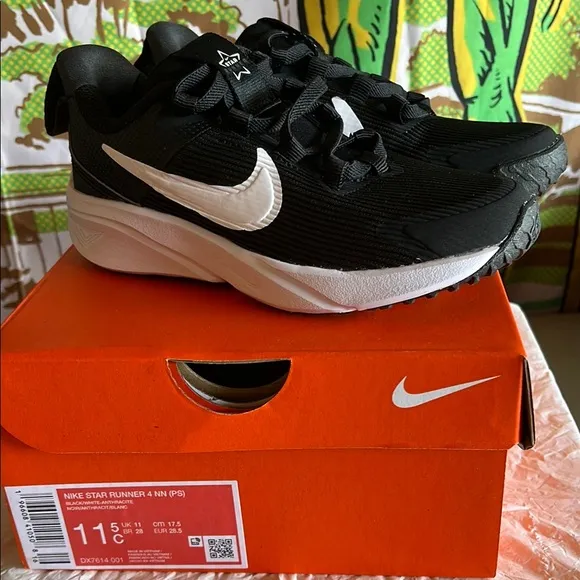 Nike Star Runner 4 Black Sneakers