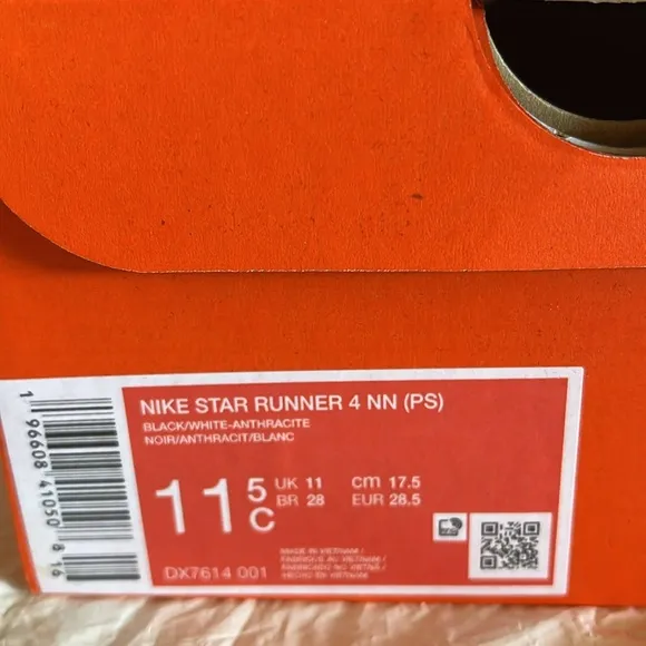 Nike Star Runner 4 Black Sneakers