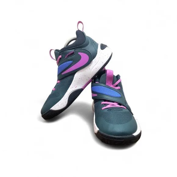 Nike Team Hustle D11 Basketball Sneakers Kids Size 6 Youth New In Box