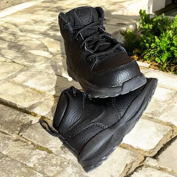 Nike Toddler Kids Manoa Leather &quot;Triple Black&quot; Sneakers
