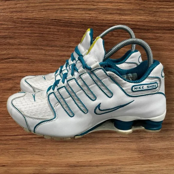 Nike Women’s SHOX NZ Lace up White &amp; Teal Athletic Sneakers, Size 9 1/2.