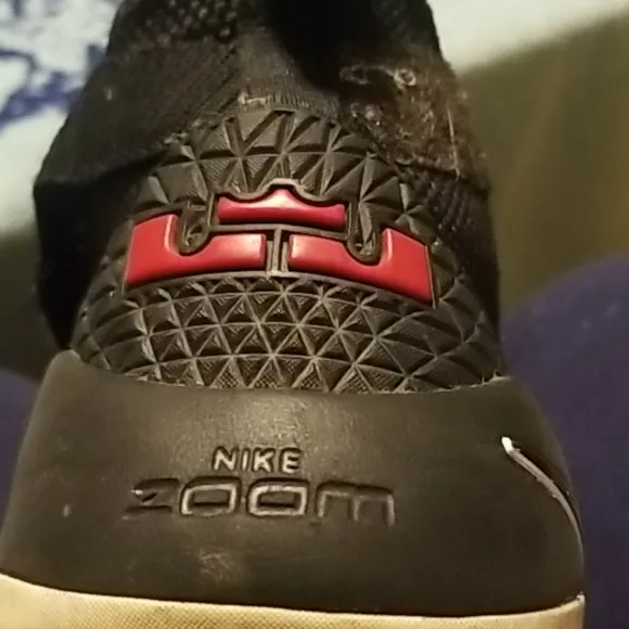 NIKE zoom hightop sneakers