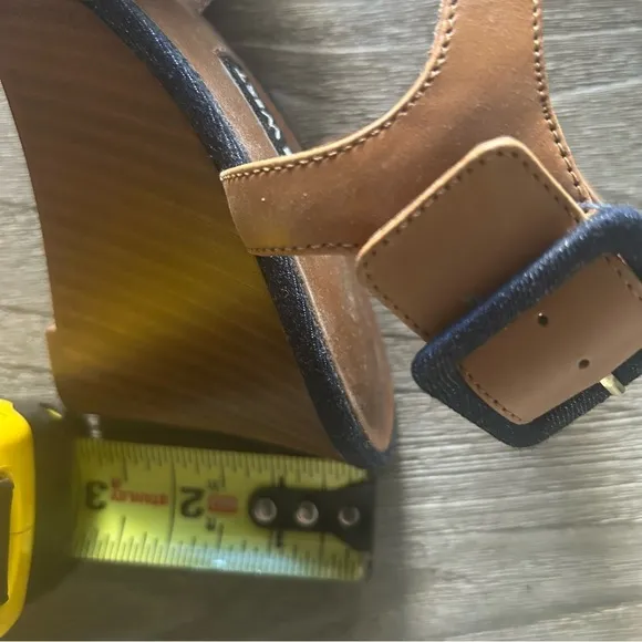 Nine West 3 Inch Heel, Open Toe Sandals. Size 8