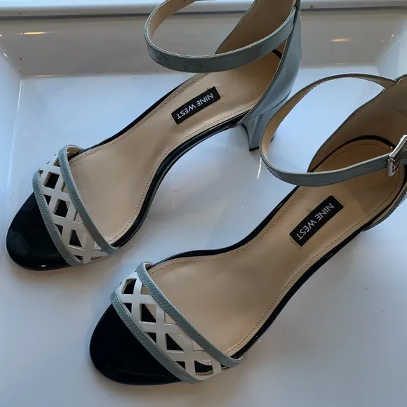 Nine West Paisley Open Toe Blue Patent Leather Block Heel Sandals