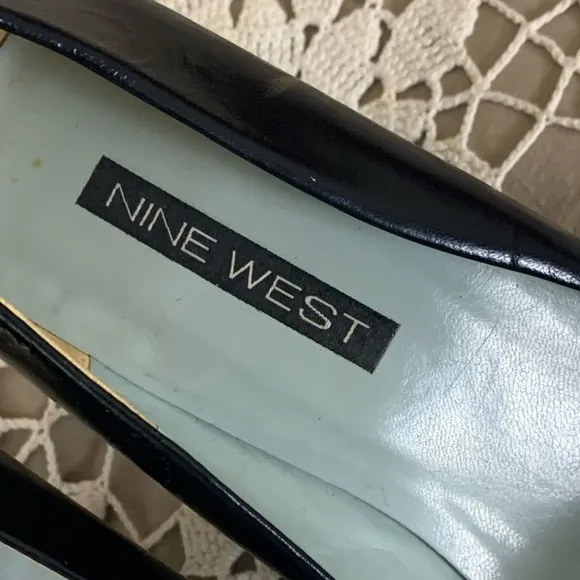 Nine West | Y2K vintage leather open toe heels sandals size 8