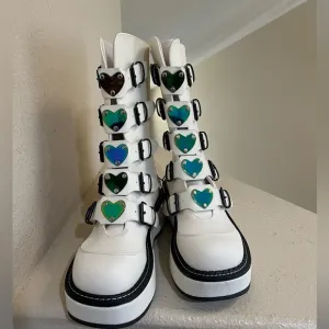 NWNT EMILY 330 WHITE MATTE 2&quot; PLATFORM MID CALF HEART COMBAT PUNK BOOTS size 11
