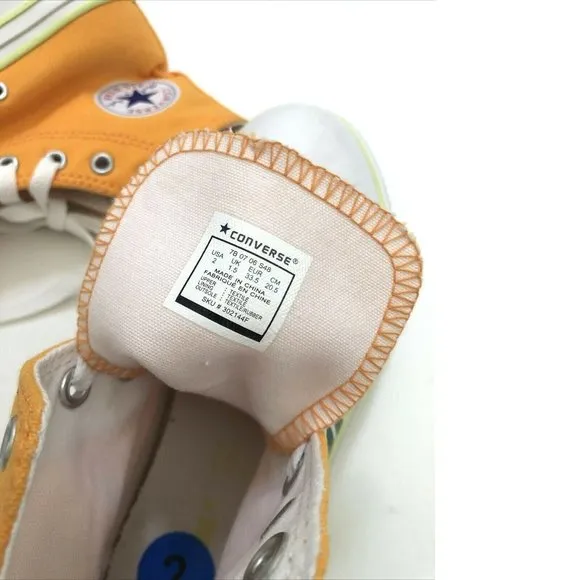 NWOB Converse Chuck Taylor High Top Sneakers Surfing Cat Size 2Y Illustration