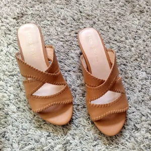 NWOB Jack Rogers Jackie Leather Open Toe Crossover Wedge Sandals tan sz 9
