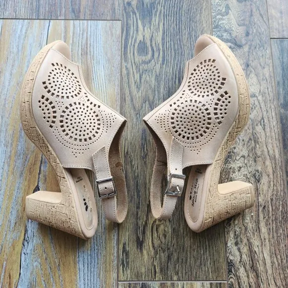 NWoB Spring Step Liberty Laser-Cut Leather Slingback Sandals Buckle Beige