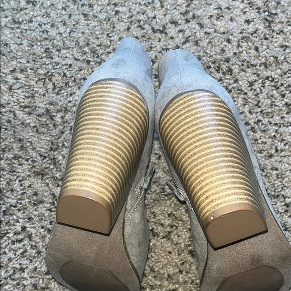 NWOT Banana Republic Taupe Ankle Boots Sz 9