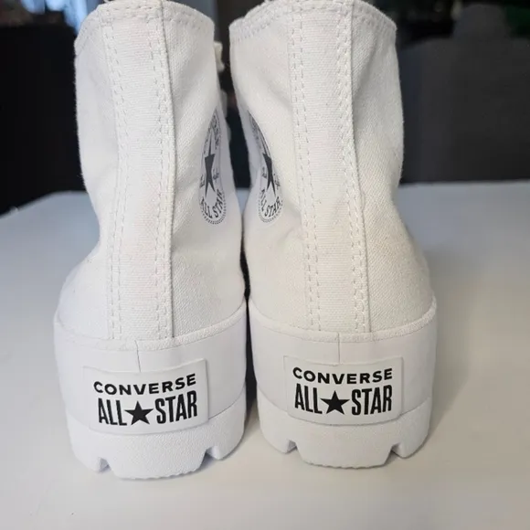 NWOT Converse Chuck Taylor All Star Lugged White High-Top Sneakers Size 7.5