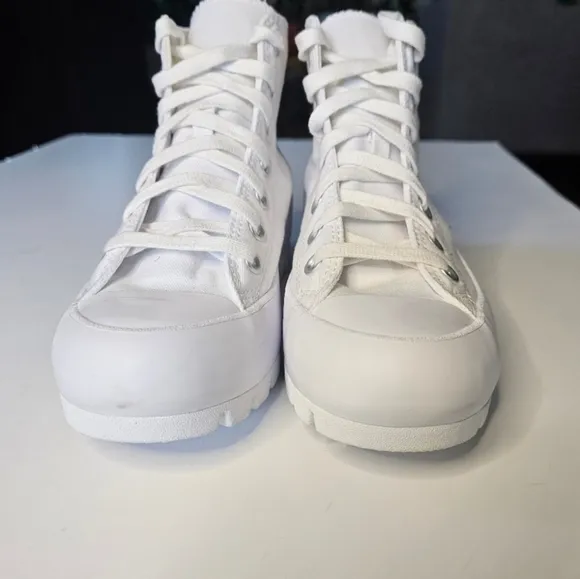 NWOT Converse Chuck Taylor All Star Lugged White High-Top Sneakers Size 7.5