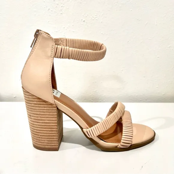 NWOT DV Dolce Vita Women's Bleeker Ankle-Strap‎ City Sandals Size 8.5