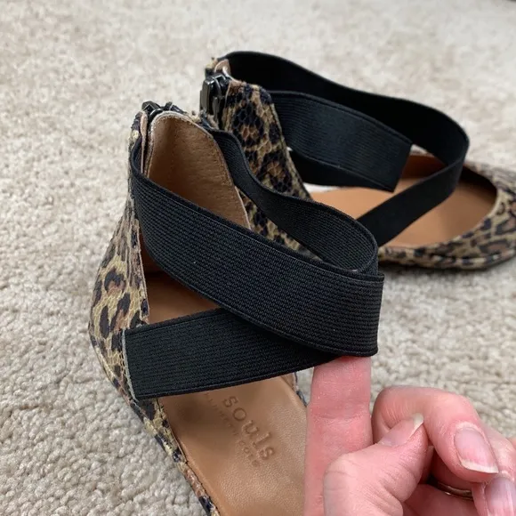 NWOT Gentle Souls by Kenneth Cole NOA leopard print flats sz 7