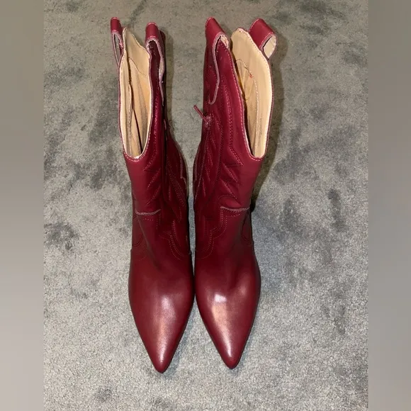 NWOT Indigo Rd Red Burgundy Pleather Calf Heeled Boots Size 10