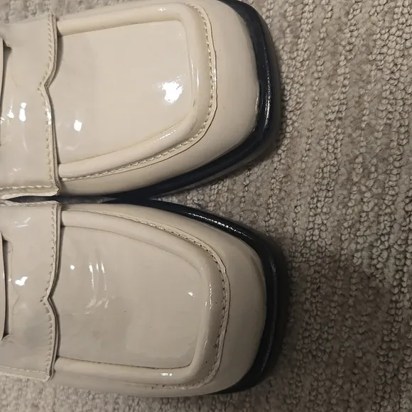 NWOT Jeffeey Campbell Sorbonne Crinkle Patent Leather Loafers-Ivory