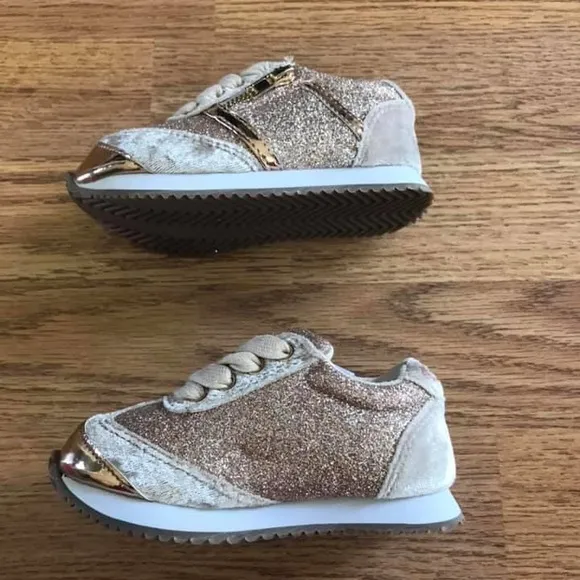 NWOT Joyfolie Gold Glitter Sneakers