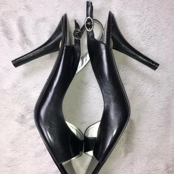 NWOT Nine West Sling Back Leather Sandals