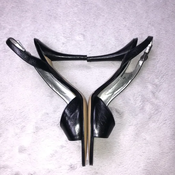 NWOT Nine West Sling Back Leather Sandals