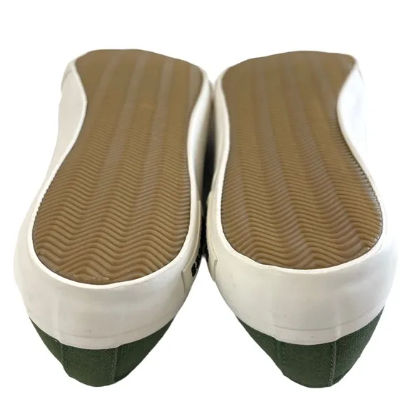 NWOT SeaVees Monterey Standard Canvas Sneakers
