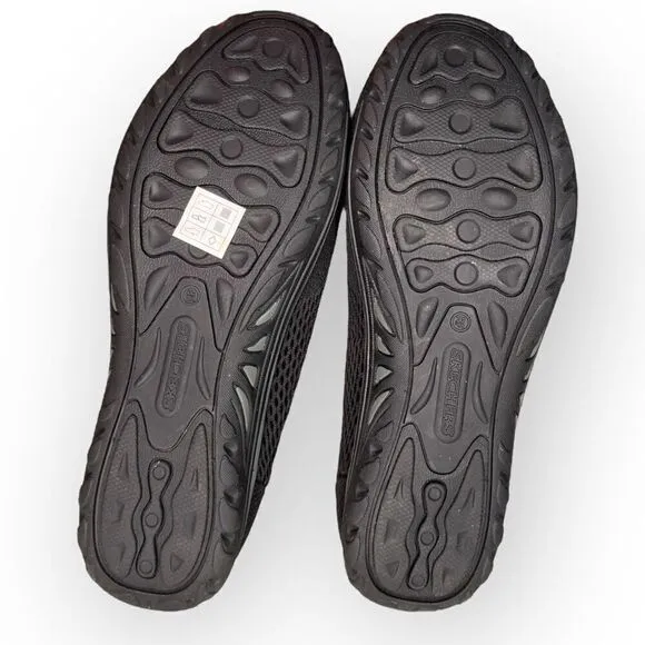 NWOT Skechers Womens Relaxed Fit Reggae Fest Willow Vibe Sneakers Black Size 11