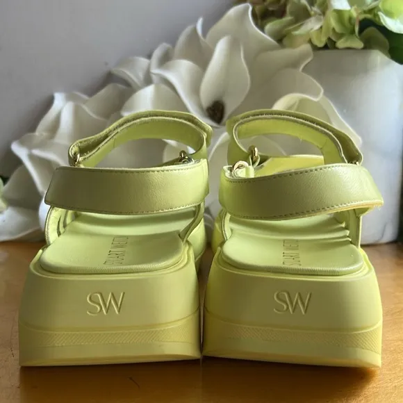 NWOT! Stuart Weitzman Moxie Sport Sandals in Citron Leather