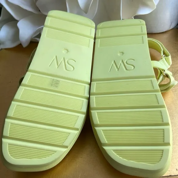 NWOT! Stuart Weitzman Moxie Sport Sandals in Citron Leather