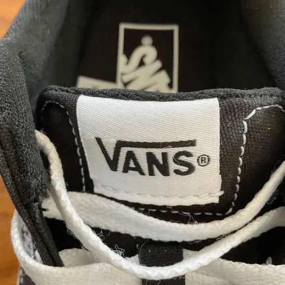 NWOT Vans Seldan Platform Sneakers, Women’s Sz 8