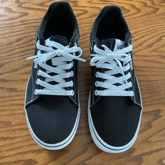 NWOT Vans Seldan Platform Sneakers, Women’s Sz 8