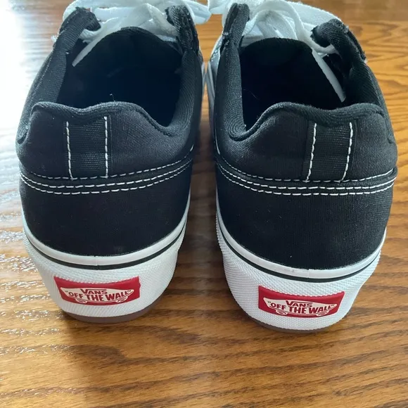 NWOT Vans Seldan Platform Sneakers, Women’s Sz 8