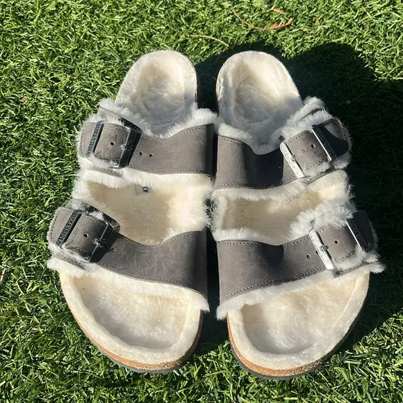 NWT BIRKENSTOCK Arizona Shearling Sandals!