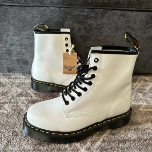 NWT Dr Martens 1460 Bex Smooth White Leather Boots