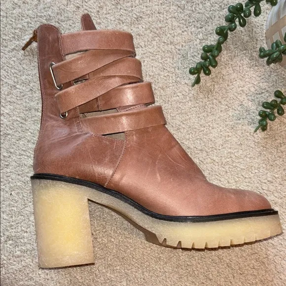 NWT Free People Brown Leather Heeled Boots with Chunky Heel