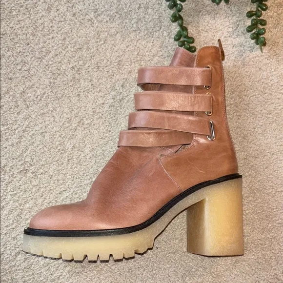 NWT Free People Brown Leather Heeled Boots with Chunky Heel