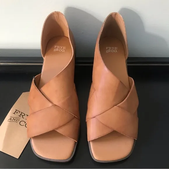 NWT Frye and Co Tulia Slide Sandals, Size 10M Women.