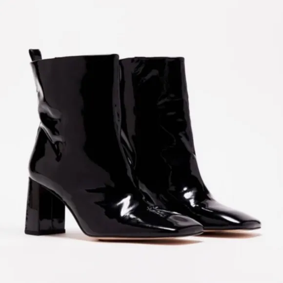 NWT Good American | Women’s black patent pull on square toe chunky heel, size 6