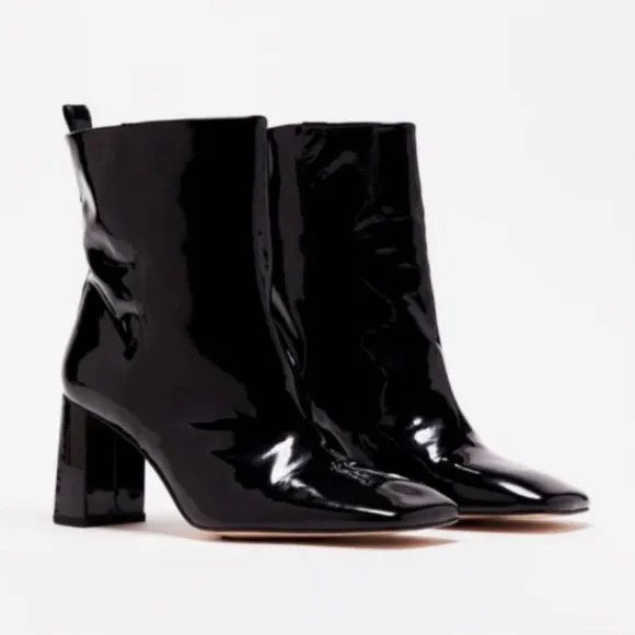 NWT Good American | Women’s black patent pull on square toe chunky heel, size 6