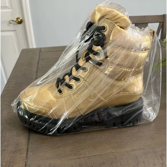 NWT GUESS Women’s Tisley Combat Booties