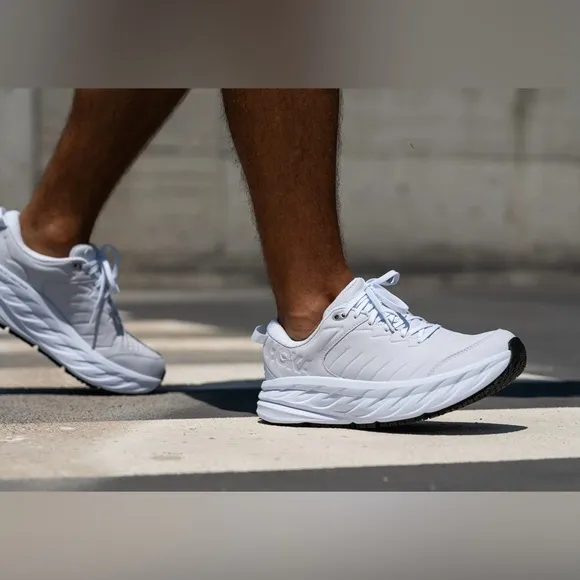NWT Hoka Bondi SR Men's Low-Top Slip Resistant Sneakers in White