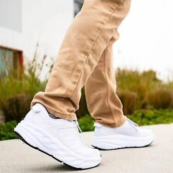 NWT Hoka Bondi SR Men's Low-Top Slip Resistant Sneakers in White