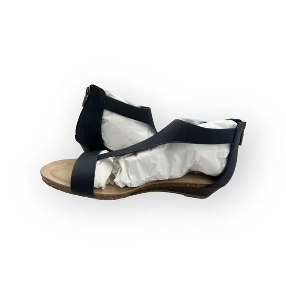 NWT Kenneth Cole Reaction Womens T-Strap Great Gal Wedge Sandals Navy Size 9.5