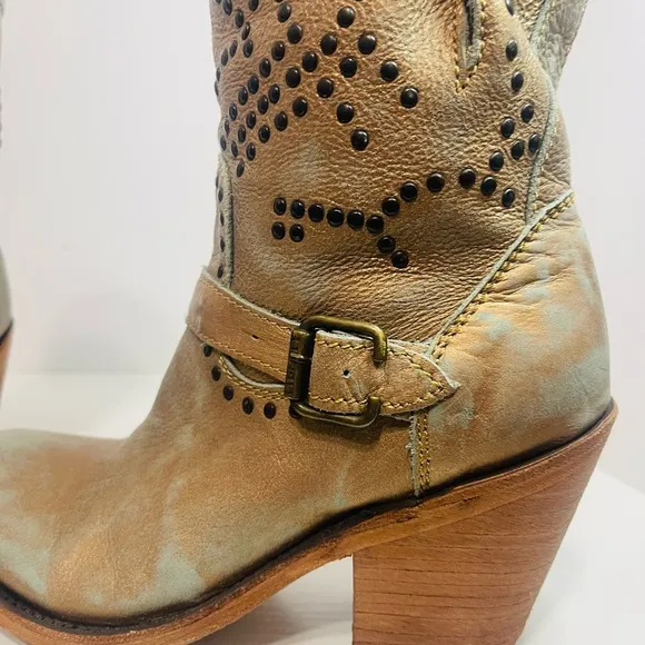 NWT LIBERTY BLACK BURNISHED GOLD BRONZE STUDDED BUCK MID CALF BOJO 6.5