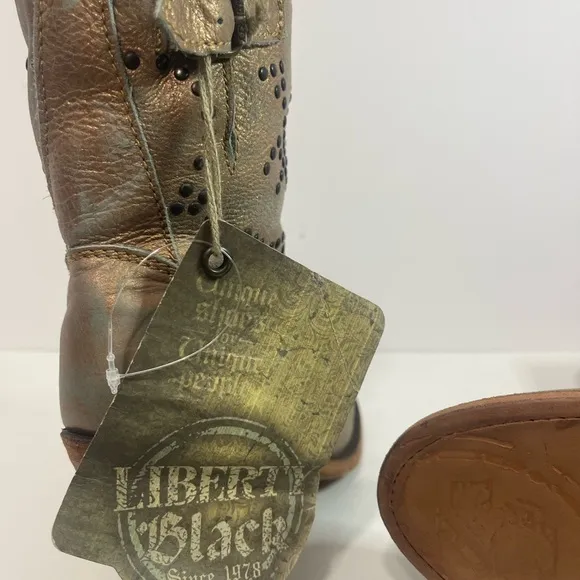 NWT LIBERTY BLACK BURNISHED GOLD BRONZE STUDDED BUCK MID CALF BOJO 6.5