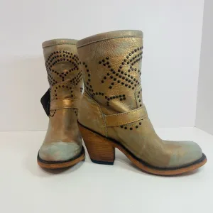 NWT LIBERTY BLACK BURNISHED GOLD BRONZE STUDDED BUCK MID CALF BOJO 6.5