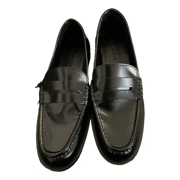 NWT. Massimo Dutti Black Leather Gathered Penny Strap Loafers. Size 7,5,…