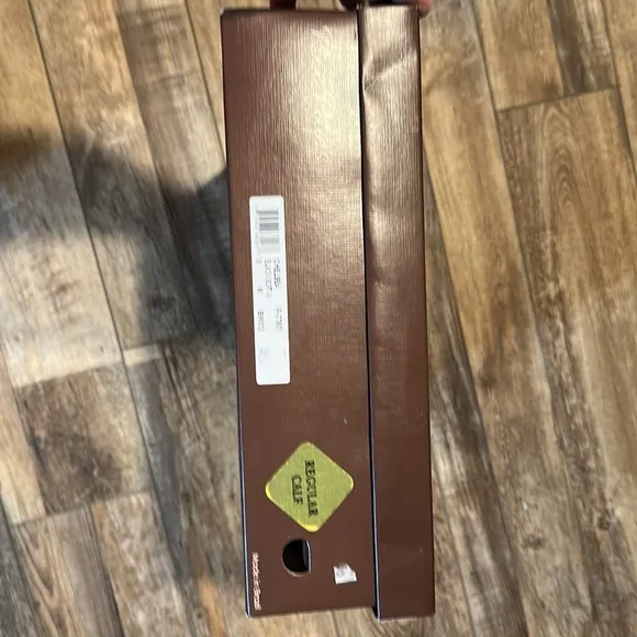 NWT side buckle boots size 9. Brazil. Regular calf.