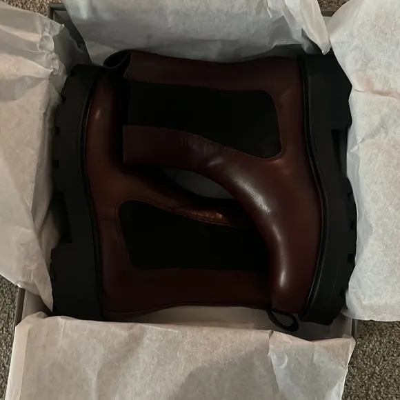NWT VAGABOND cosmo 2 chelsea boots